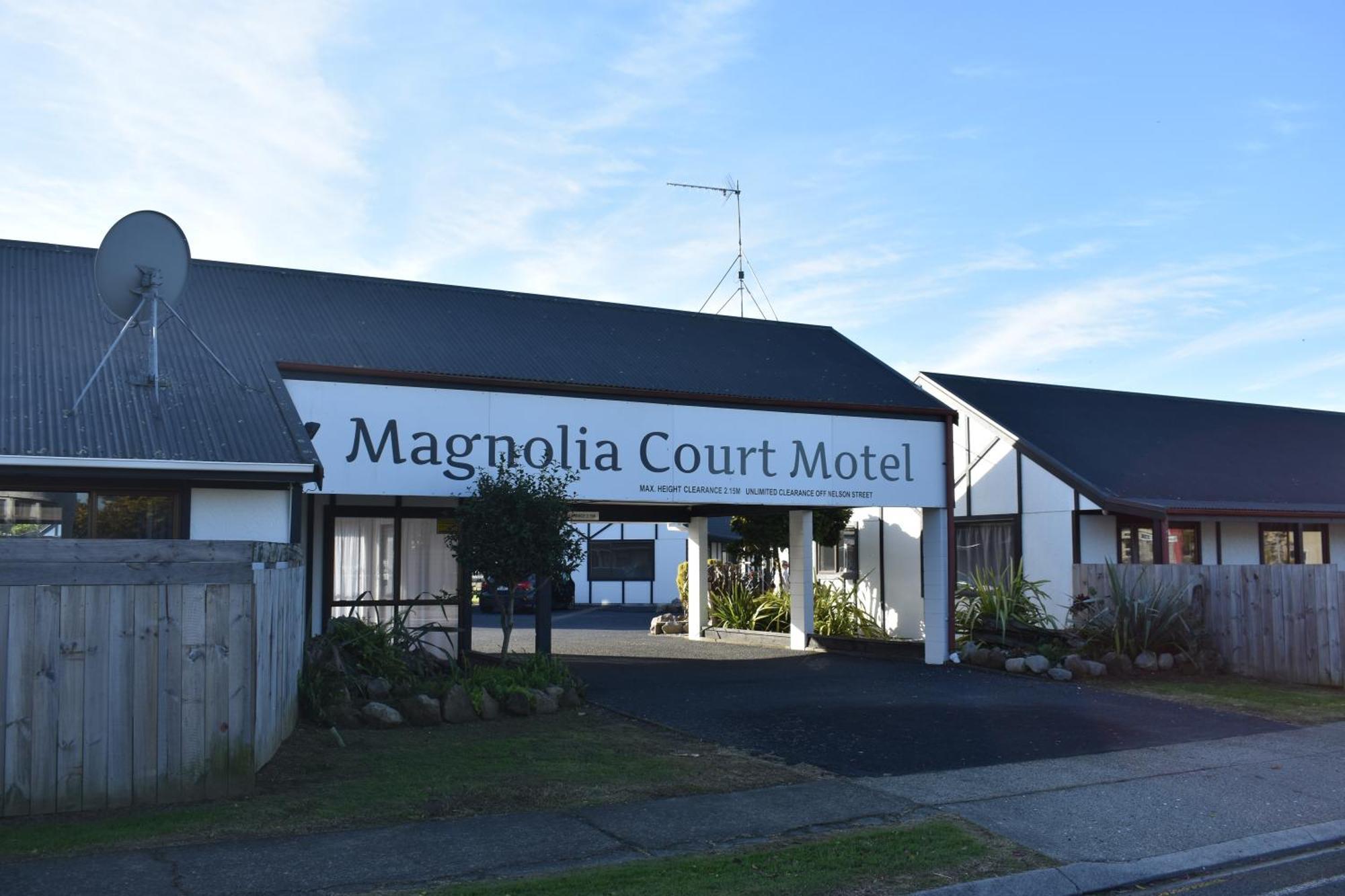 אופוטיקי Magnolia Court Motel מראה חיצוני תמונה