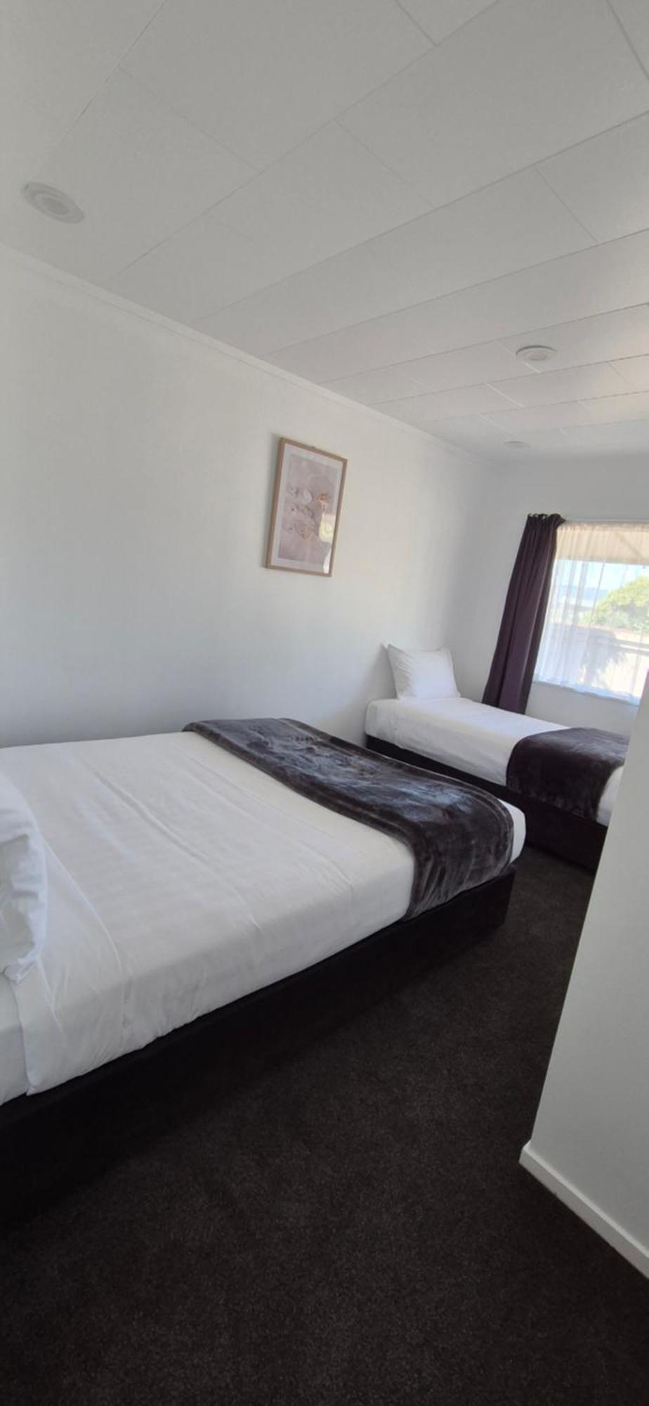 אופוטיקי Magnolia Court Motel מראה חיצוני תמונה